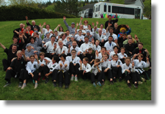 Photo de groupe: 58 participants et participantes