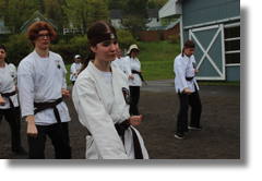 Plateau de katas avec les ceintures brunes