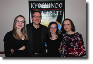 La famille Francis: Coralie, Dave, Daphné et Karine