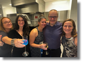 Anna, Élisabeth, Julie, Claude et Karine